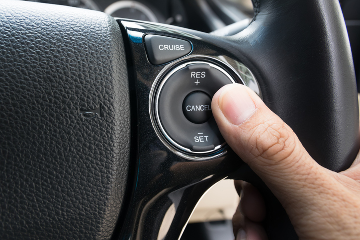 7 Specific Things You Need to Know Well When Using Cruise Control